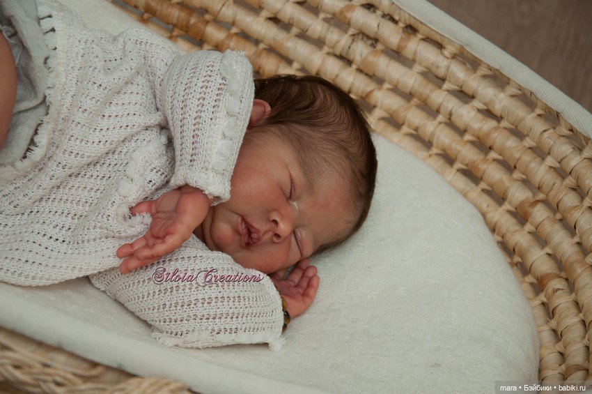 November Rayn скульптора Doris Moyers Hornbogen, автор прототипа Silvia Ezquerra