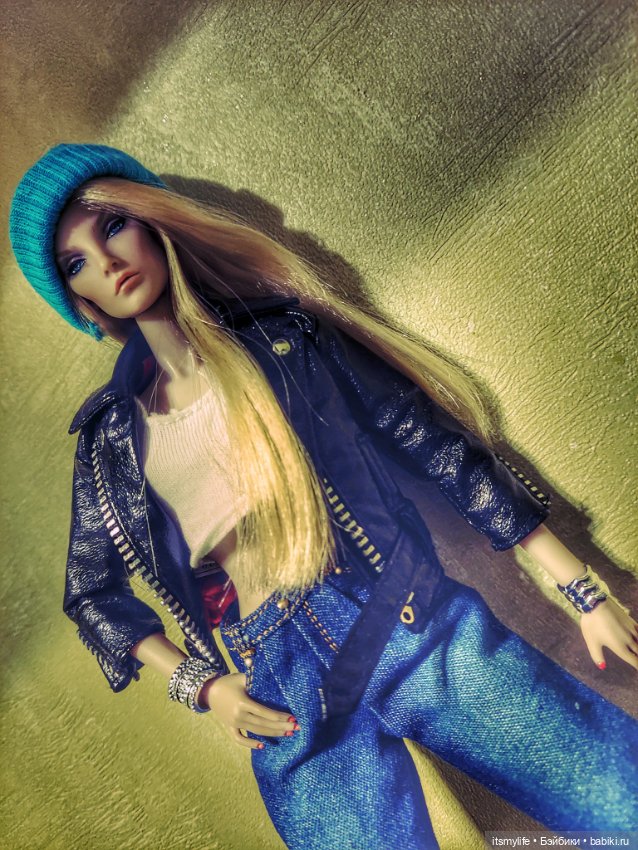 Девушка с глазами самого синего льда (Elyse Integrity) (фото 6)