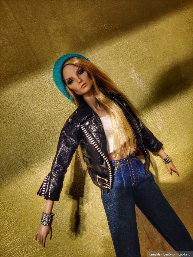 Девушка с глазами самого синего льда (Elyse Integrity) (фото 4)