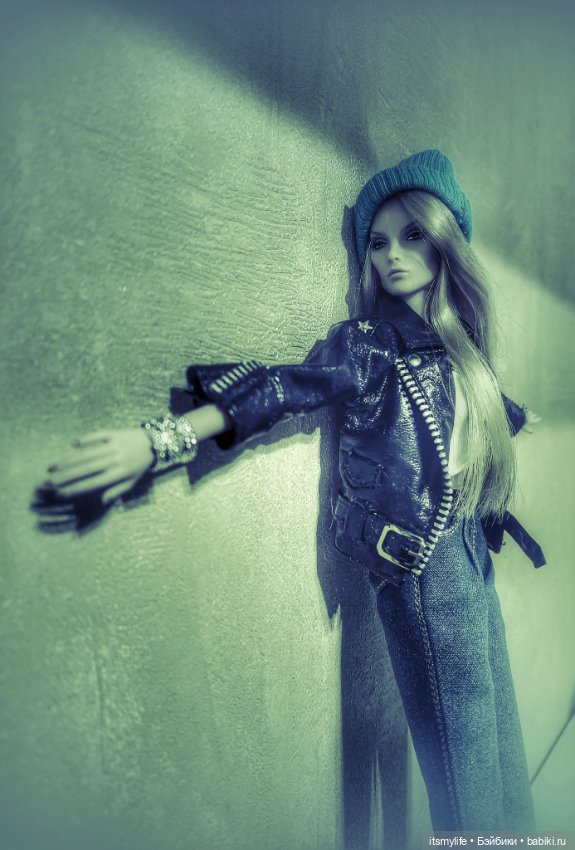 Девушка с глазами самого синего льда (Elyse Integrity) (фото 8)