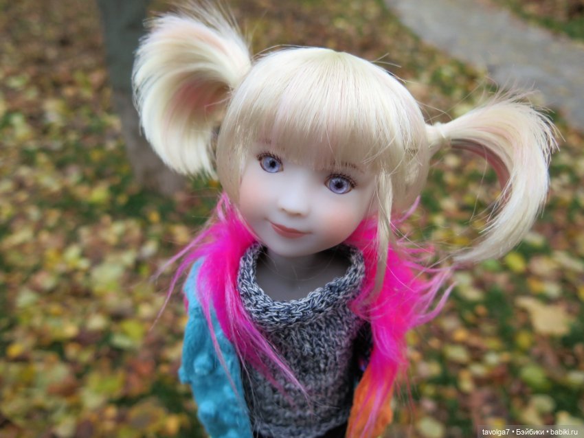 Калли-Стелла Ruby Red Siblies на прогулке в арбатских переулках (фото 2)