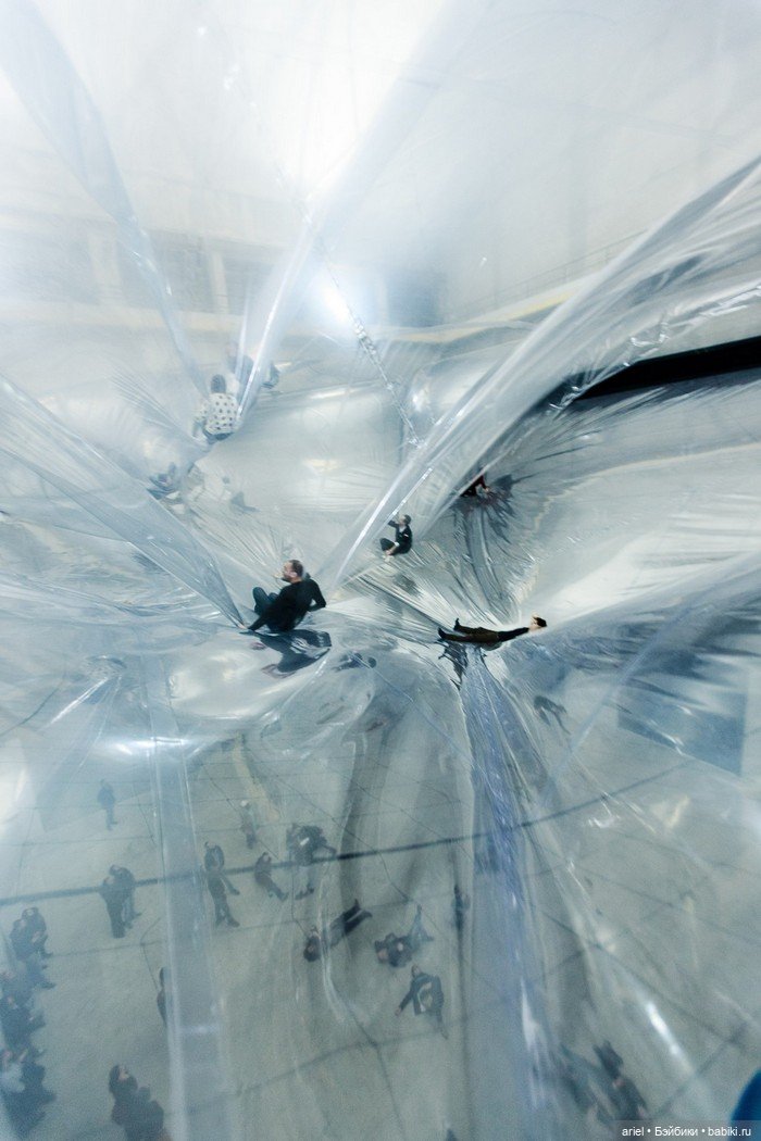 "On Space Time Foam" инсталляция аргентинского художника Томаса Сарацено (Tomas Saraceno) (фото 3)