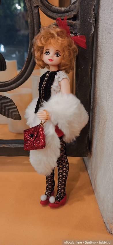 Задумчивая, немного грустная леди (фото 2)