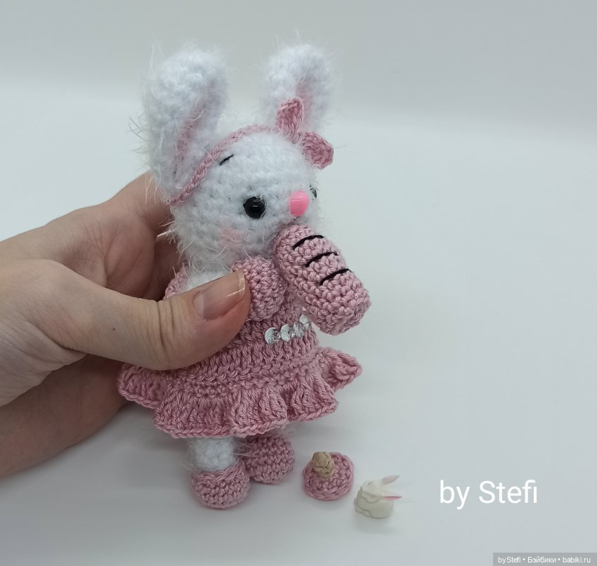 Зайчишка Малинка — Вязаные игрушки и амигуруми: крючком