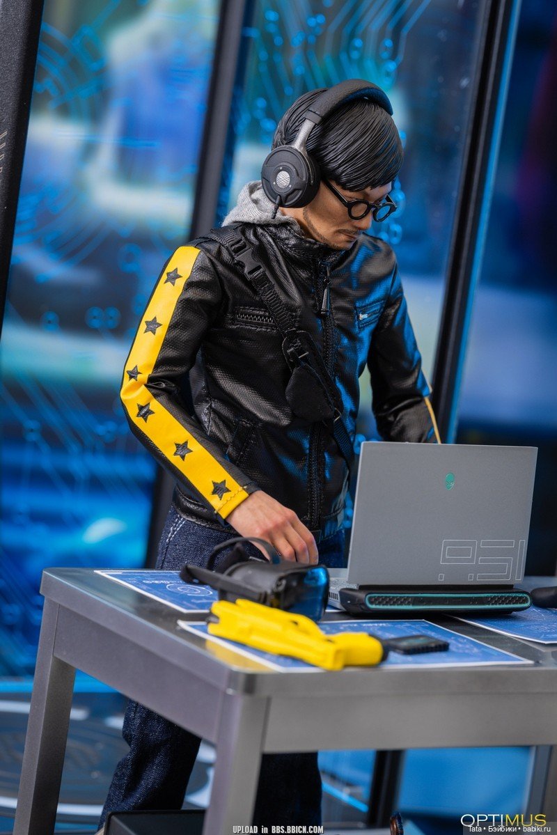 Состоялся релиз фигурки Хидэо Кодзимы масштабе 1/6 от Worldbox (фото 2)