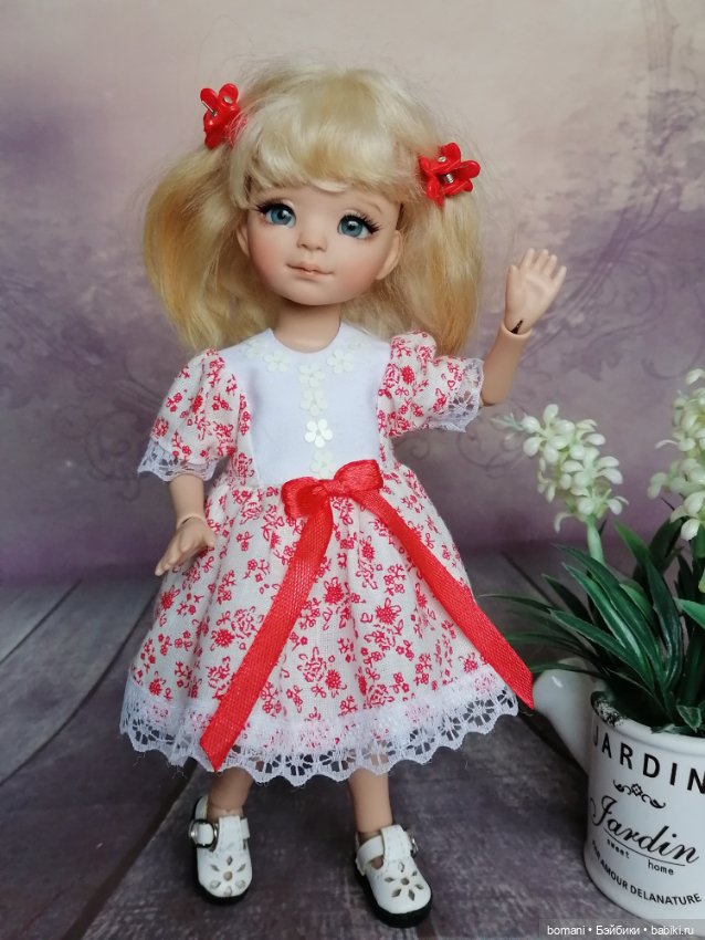 Кому достанется платье? Малышки 20 см