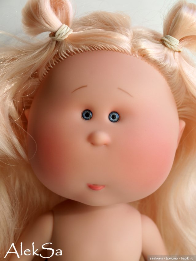 Сладкая булочка — Куклы Nines d'Onil (Нинес): Миа (Mia) (фото 5)