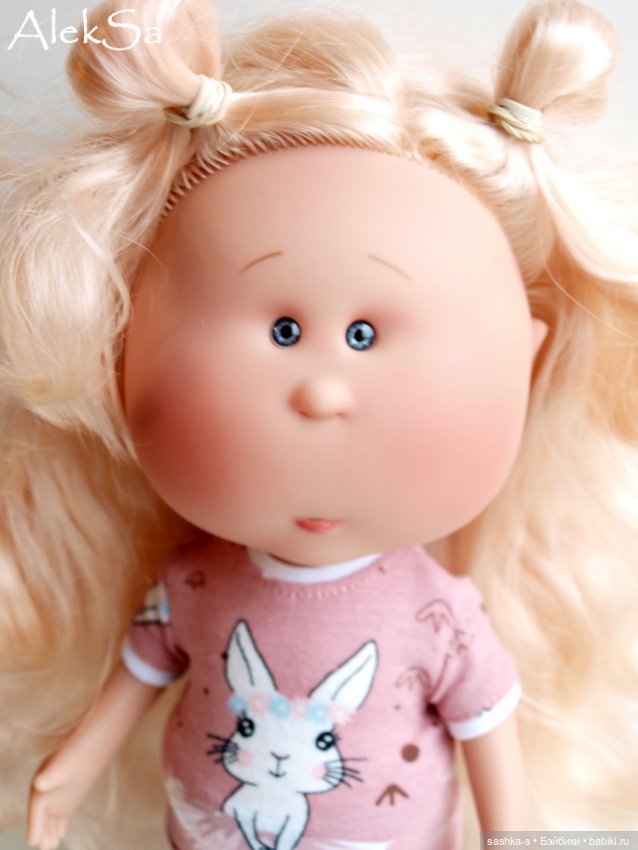Сладкая булочка — Куклы Nines d'Onil (Нинес): Миа (Mia)
