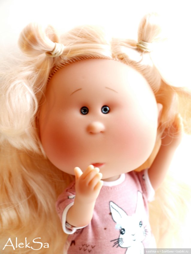 Сладкая булочка — Куклы Nines d'Onil (Нинес): Миа (Mia)