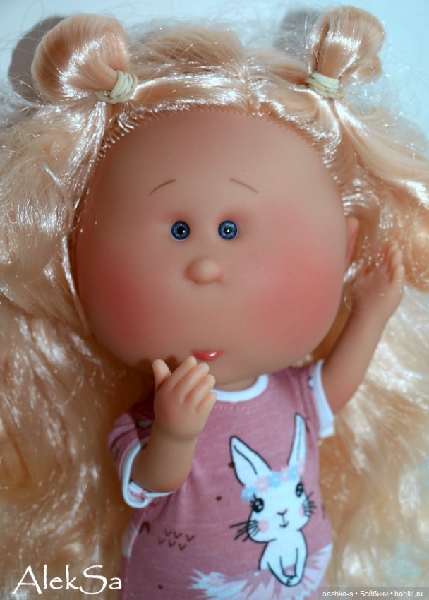Сладкая булочка — Куклы Nines d'Onil (Нинес): Миа (Mia)