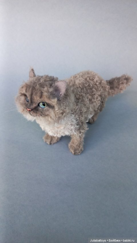 Реалистичный котенок Селкирк рекс в натуральную величину