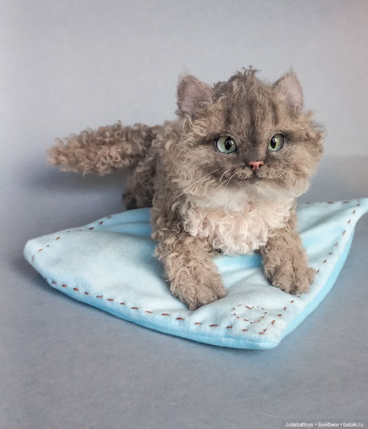 Реалистичный котенок Селкирк рекс в натуральную величину