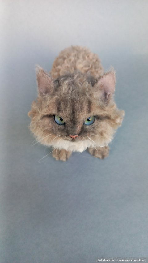 Реалистичный котенок Селкирк рекс в натуральную величину