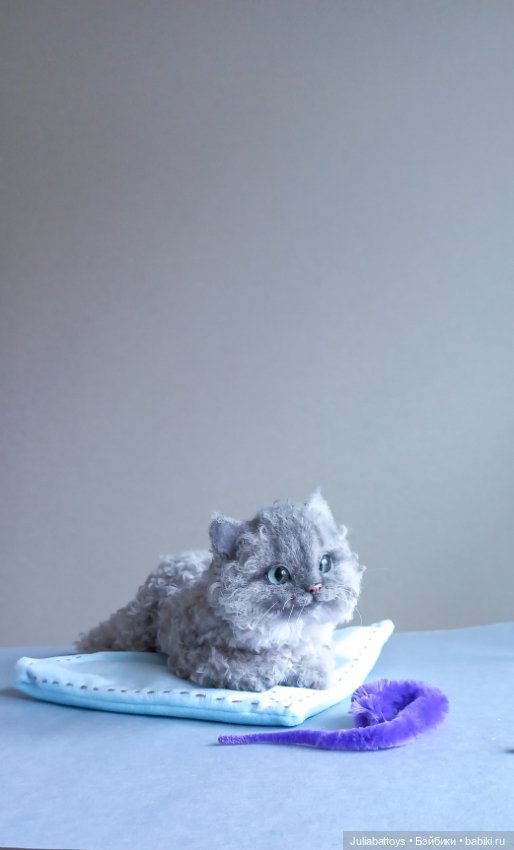 Реалистичный котенок Селкирк рекс в натуральную величину