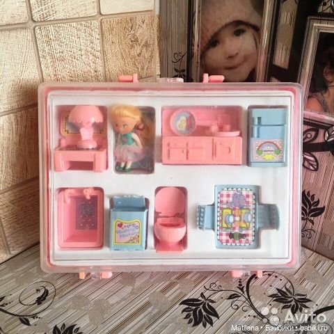 Кукла с мебелью в чемодане 90-х годов