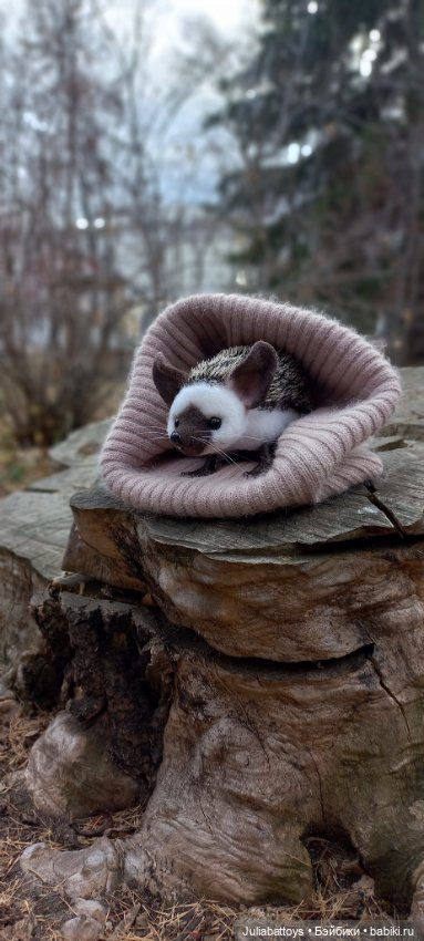 Ежик ушастый — Авторские игрушки из разных материалов: синельная проволока (фото 5)