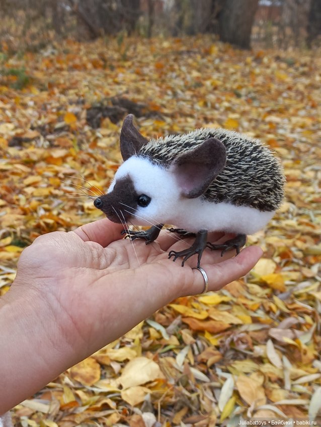 Ежик ушастый — Авторские игрушки из разных материалов: синельная проволока (фото 9)