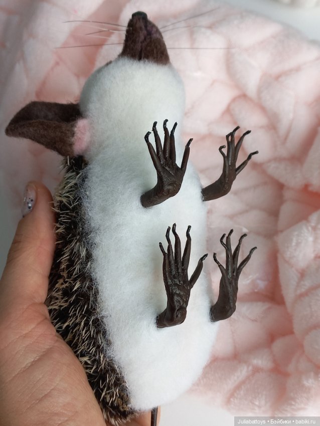 Ежик ушастый — Авторские игрушки из разных материалов: синельная проволока