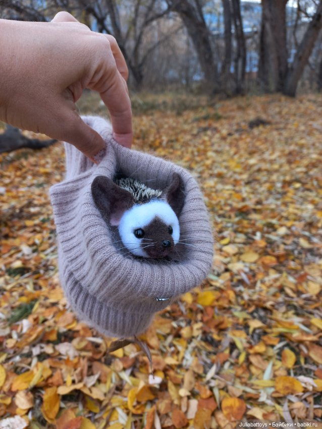 Ежик ушастый — Авторские игрушки из разных материалов: синельная проволока (фото 8)