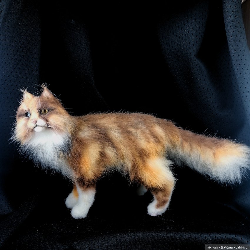 Трёхцветная кошечка... Я вновь взялась за иголку 😄