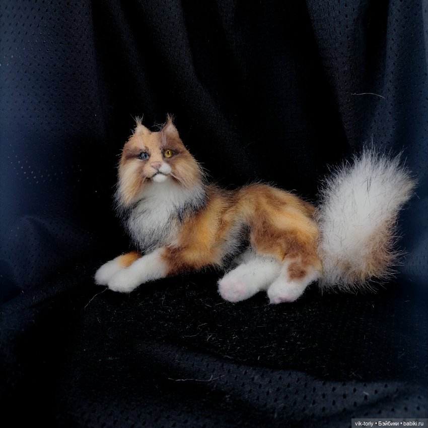 Трёхцветная кошечка... Я вновь взялась за иголку 😄 (фото 4)