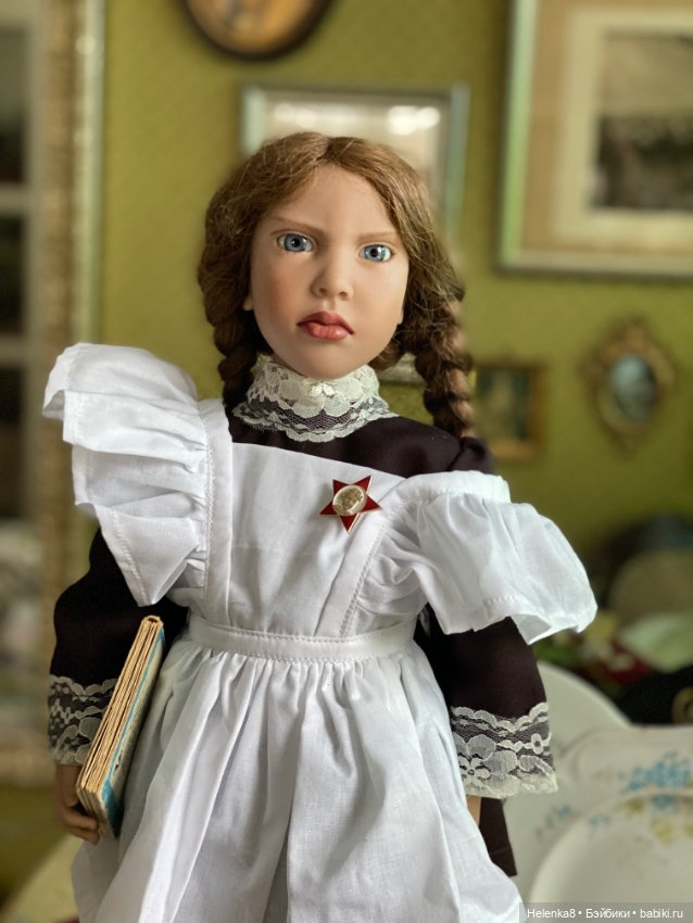 Zwergnase Holly в школьной форме (фото 5)