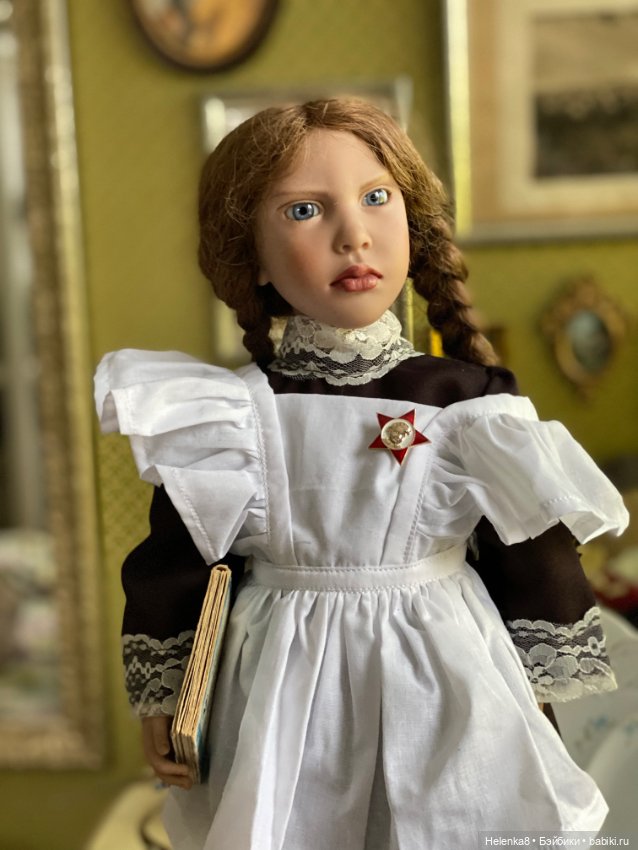 Zwergnase Holly в школьной форме (фото 4)