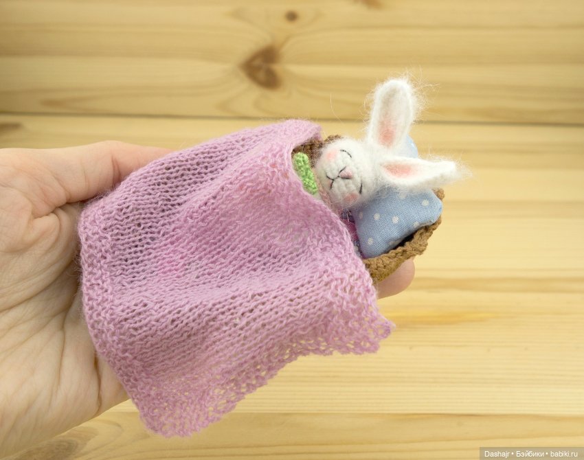 Малышка-зайчишка — Вязаные игрушки и амигуруми: крючком (фото 6)