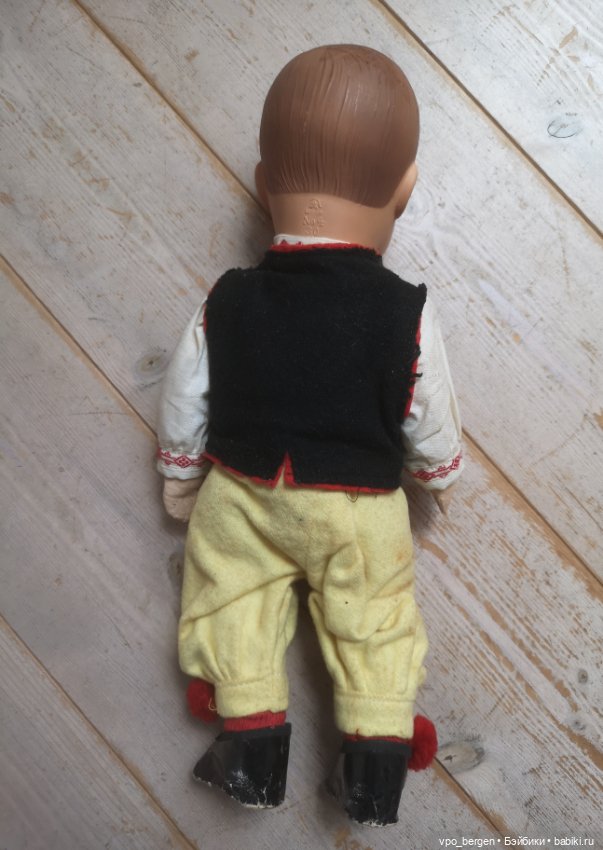 Шведско-германская сувенирная кукла (фото 2)