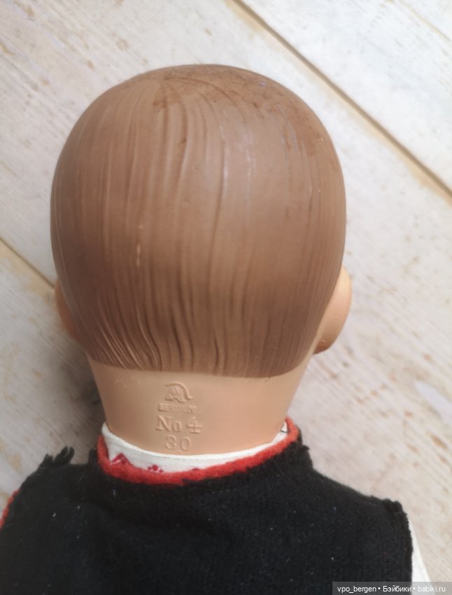 Шведско-германская сувенирная кукла