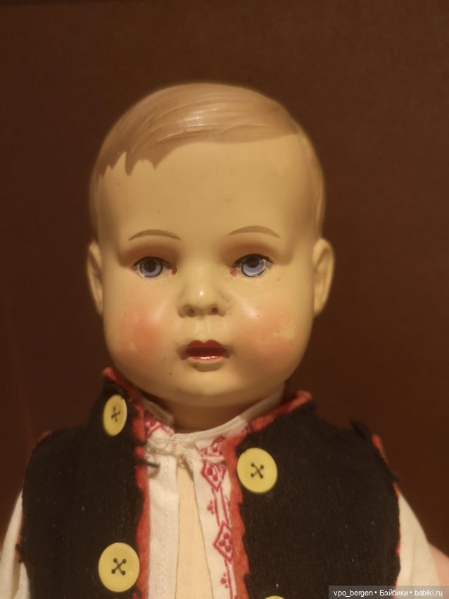Шведско-германская сувенирная кукла