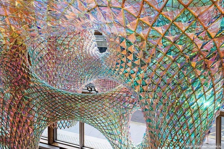 Абстрактная инсталляция на фестивале любви в Лондоне (фото 9)