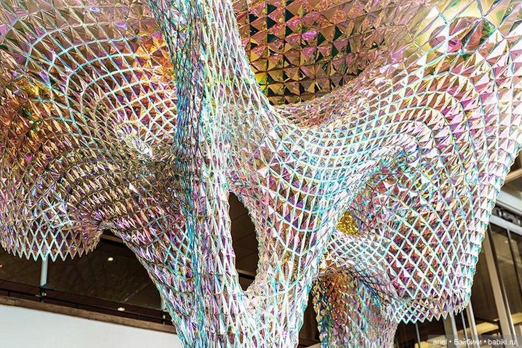 Абстрактная инсталляция на фестивале любви в Лондоне (фото 10)