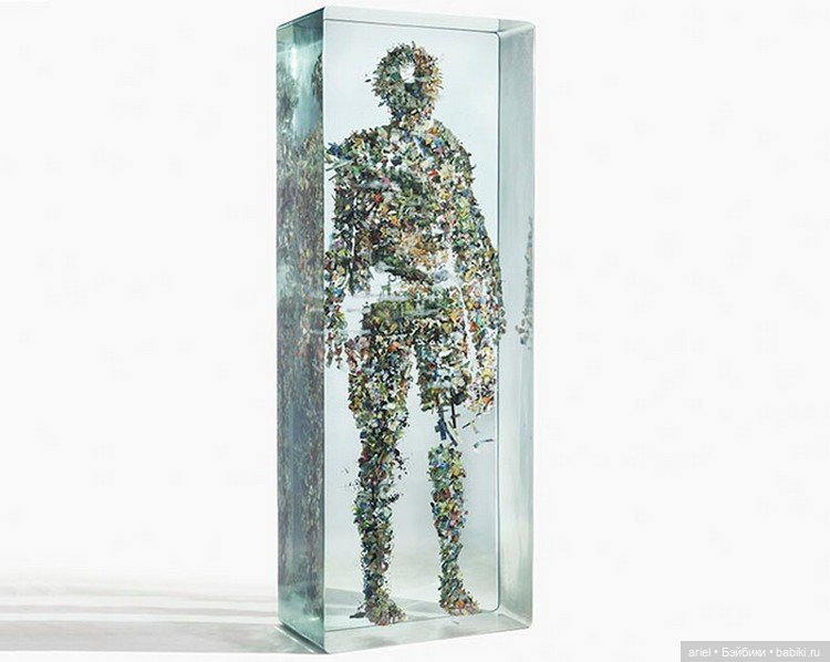 Трёхмерные коллажи Дастина Йеллина (Dustin Yellin)