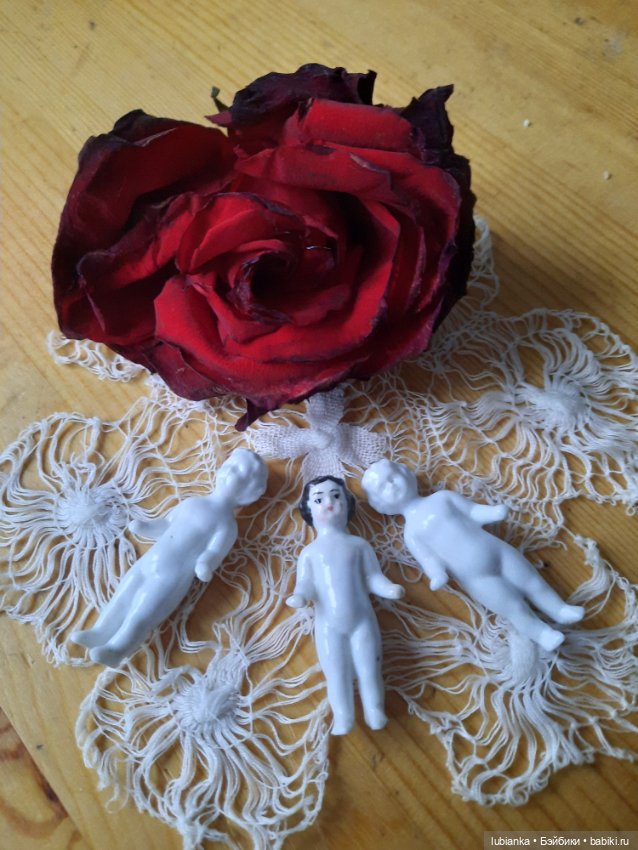 Бордовой розы бархатный наряд🥀❄️