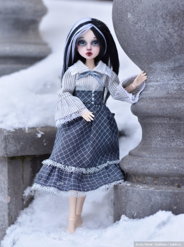 Чтобы зайти в дом, ей нужно приглашение (фото 2)