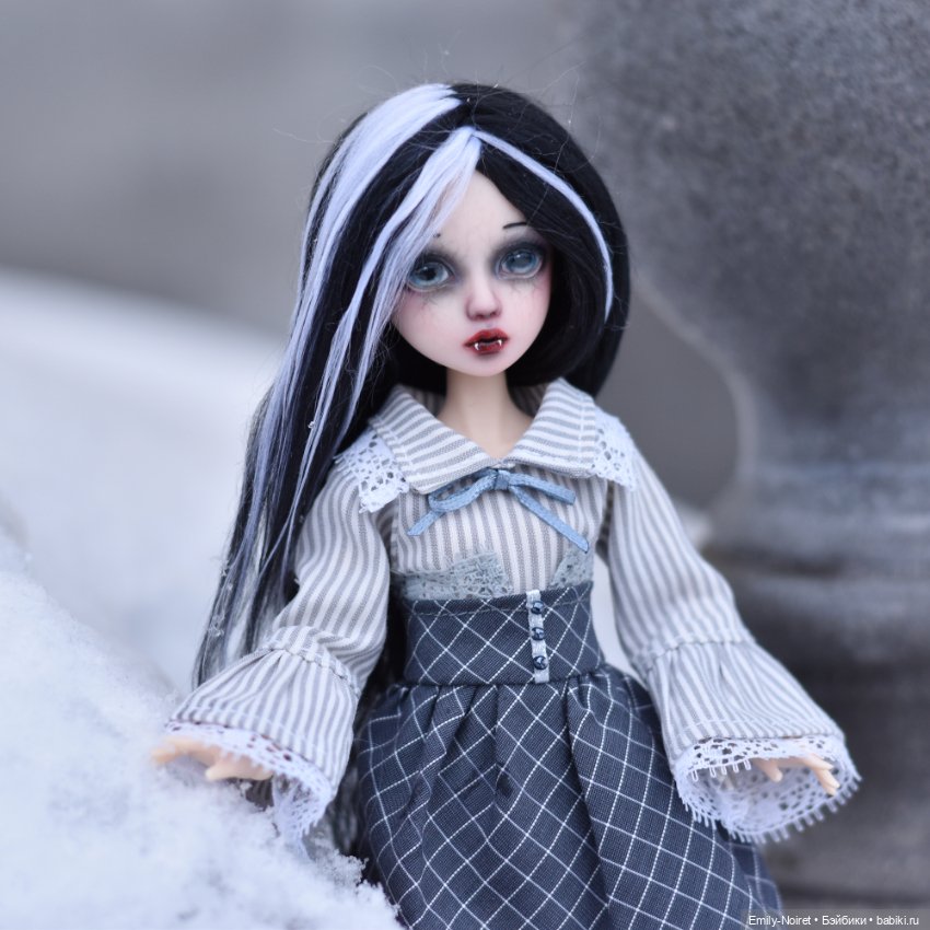 Чтобы зайти в дом, ей нужно приглашение (фото 8)