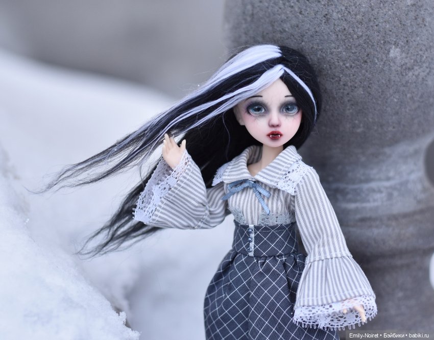 Чтобы зайти в дом, ей нужно приглашение (фото 9)