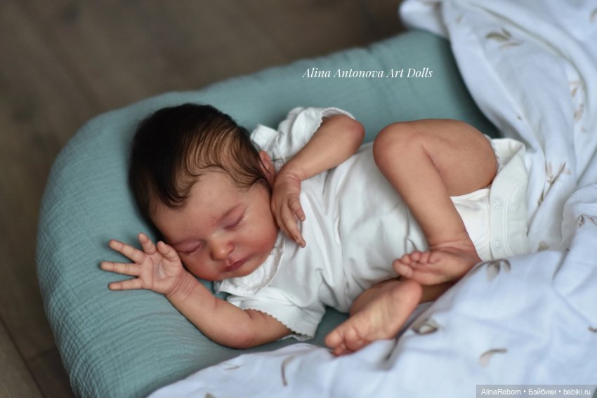 Малышка из молда Laura by Bonnie Brown