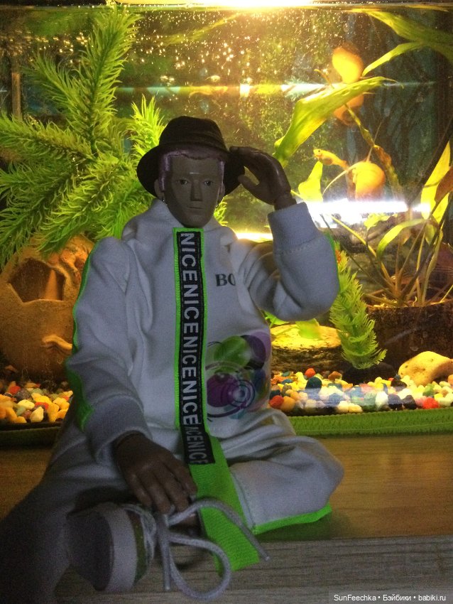 Румбокс - уголок с минимальными вложениями