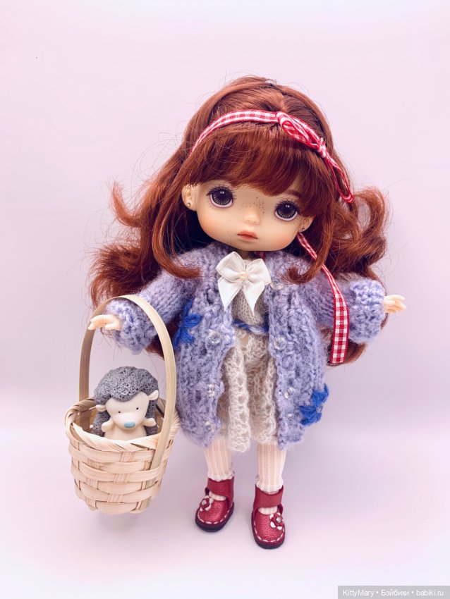 Моя бабуля вяжет для monst