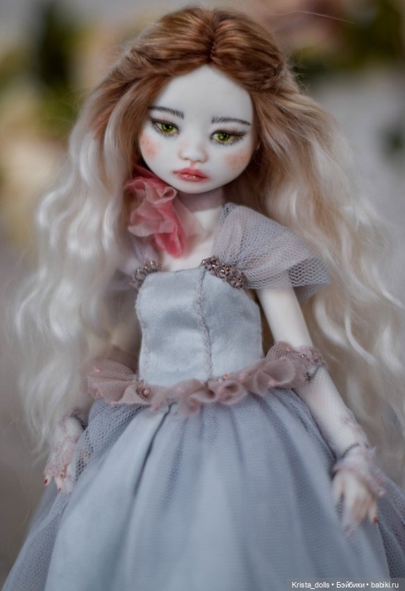 Кукла фарфоровая шарнирная Кэйтлин (фото 3)
