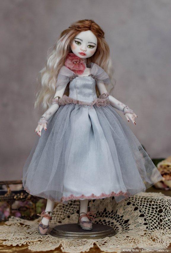 Кукла фарфоровая шарнирная Кэйтлин (фото 2)