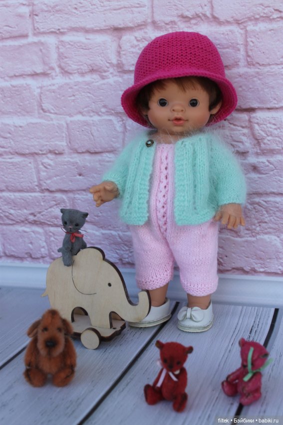 Вернисаж моих работ. Часть 5. Паолитос и сестрички Руби Ред