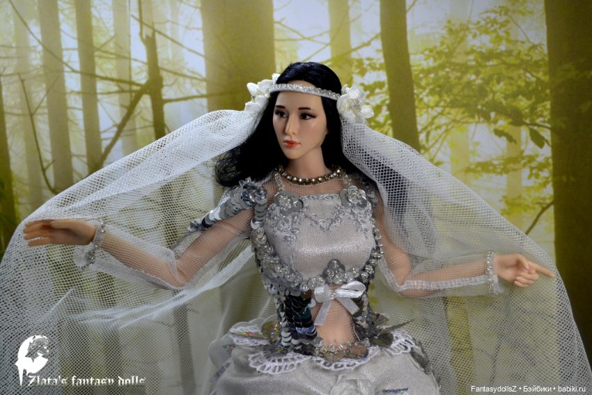 Сшила свадебное платье и куртку для Куклы Phicen