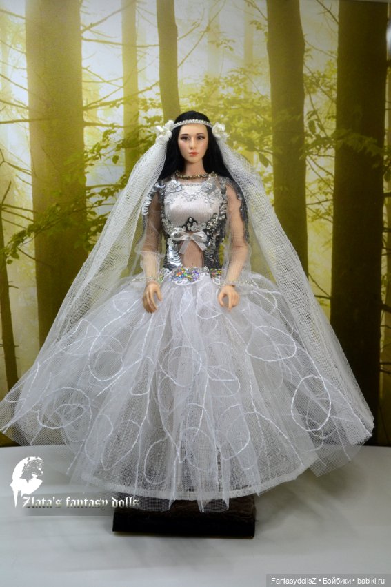Сшила свадебное платье и куртку для Куклы Phicen