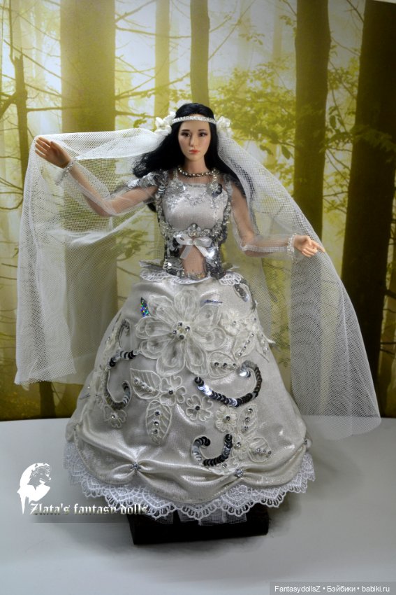 Сшила свадебное платье и куртку для Куклы Phicen