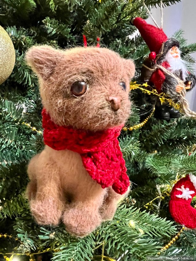 Новогодний котенок😊 — Вязаные игрушки и амигуруми: крючком