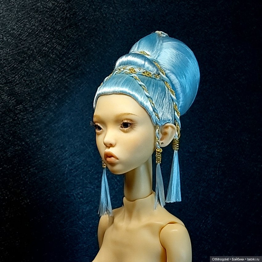 Ювелирный парик Ot Mnogolet . Кокон цвета льда