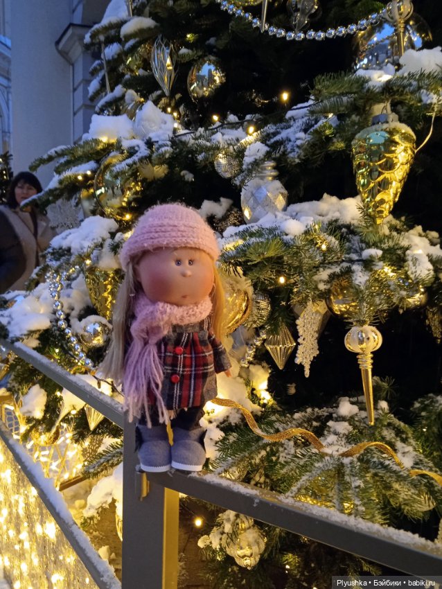 Булки на прогулке — Куклы Nines d'Onil (Нинес): Миа (Mia) (фото 9)